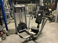 Precor discovery chest press krachtstation