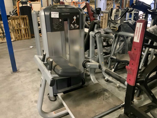 Precor discovery glute extension krachtstation - afbeelding 1 van  6