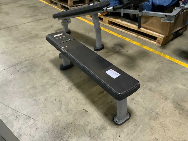 Precor icarian flat bench krachtstation - afbeelding 2 van  2