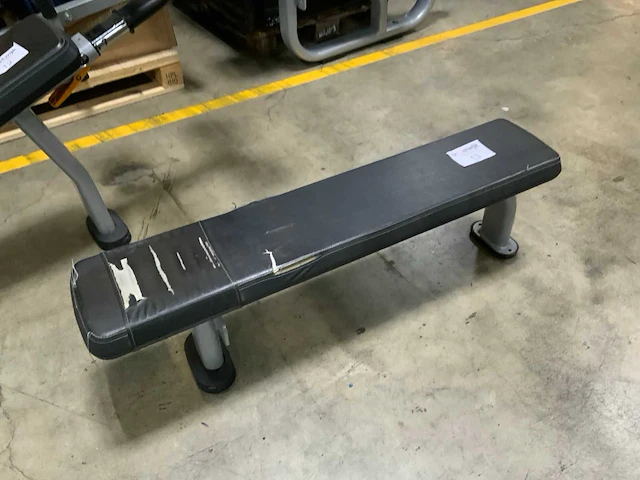 Precor icarian flat bench krachtstation - afbeelding 1 van  2