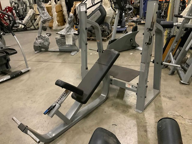Precor icarian incline bench krachtstation - afbeelding 1 van  4