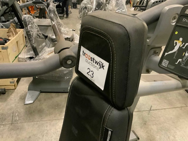 Precor plate loaded shoulderpress krachtstation - afbeelding 3 van  6
