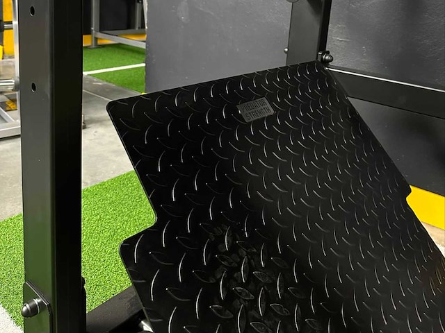 Predator strength pendulum squat - afbeelding 3 van  4