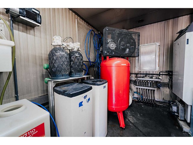 Premium 4-box self-carwashinstallatie - afbeelding 60 van  81