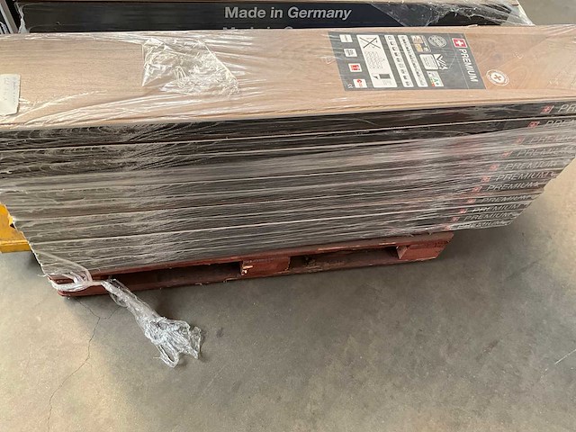 Premium 5310 gerookt eiken pak laminaatvloer 1,684 m2 (11x) - afbeelding 1 van  5