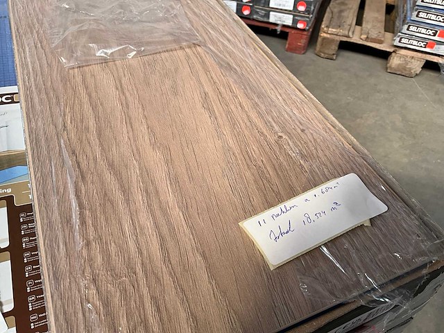 Premium 5310 gerookt eiken pak laminaatvloer 1,684 m2 (11x) - afbeelding 4 van  5