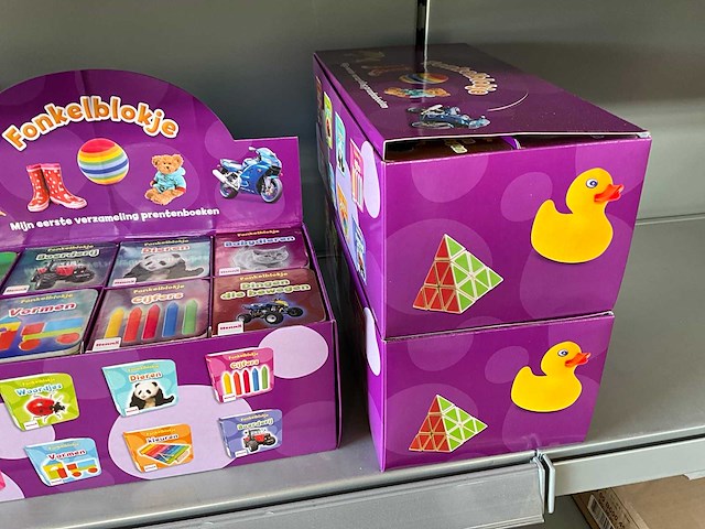 Prentenboekjes 32 stuks in display (4x) - afbeelding 1 van  1