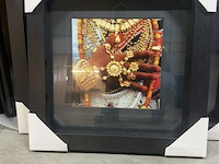 Prentkunst hand met goud - afbeelding 1 van  2