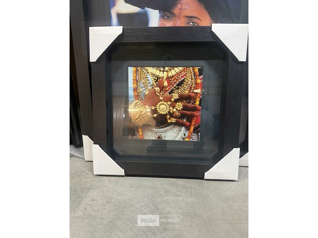 Prentkunst hand met goud - afbeelding 1 van  1