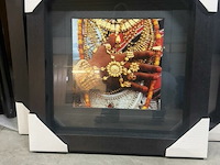Prentkunst hand met goud - afbeelding 1 van  1