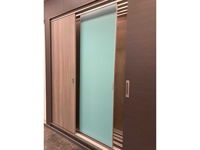 Presentatie blok mat alle inhoud (dressigs en schuifdeuren) - afbeelding 6 van  51