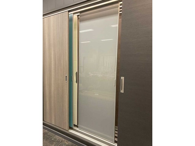 Presentatie blok mat alle inhoud (dressigs en schuifdeuren) - afbeelding 7 van  51