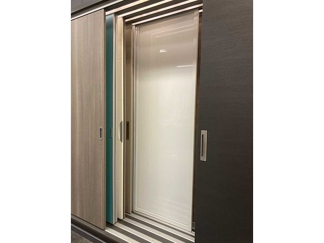 Presentatie blok mat alle inhoud (dressigs en schuifdeuren) - afbeelding 13 van  51