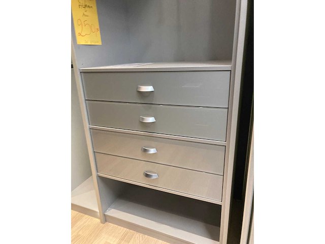 Presentatie blok mat alle inhoud (dressigs en schuifdeuren) - afbeelding 24 van  51