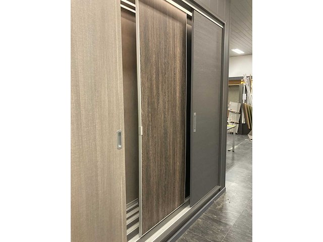 Presentatie blok mat alle inhoud (dressigs en schuifdeuren) - afbeelding 23 van  51