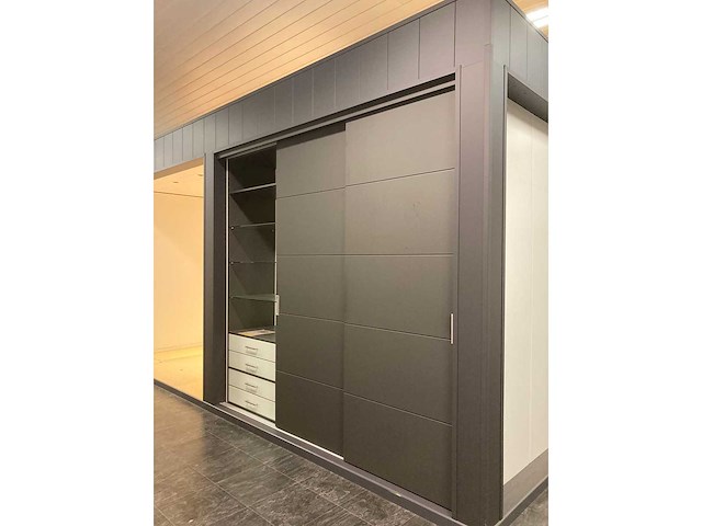 Presentatie blok mat alle inhoud (dressigs en schuifdeuren) - afbeelding 38 van  51