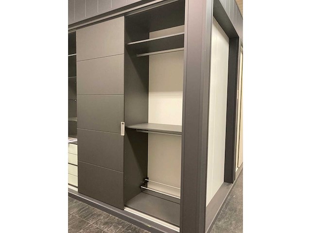 Presentatie blok mat alle inhoud (dressigs en schuifdeuren) - afbeelding 41 van  51