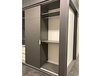 Presentatie blok mat alle inhoud (dressigs en schuifdeuren) - afbeelding 41 van  51