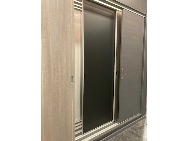 Presentatie blok mat alle inhoud (dressigs en schuifdeuren) - afbeelding 45 van  51