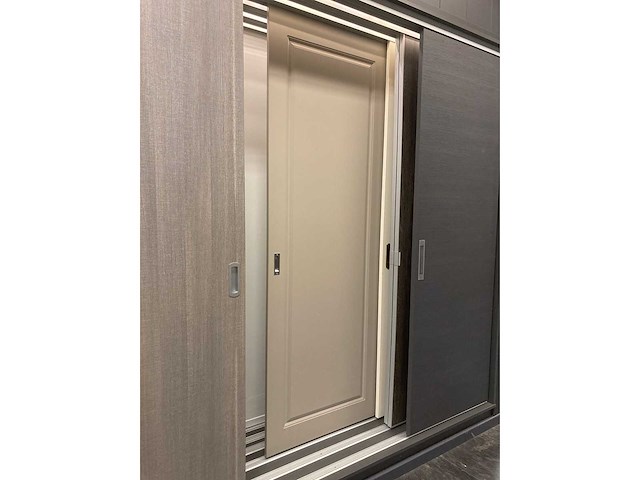 Presentatie blok mat alle inhoud (dressigs en schuifdeuren) - afbeelding 49 van  51