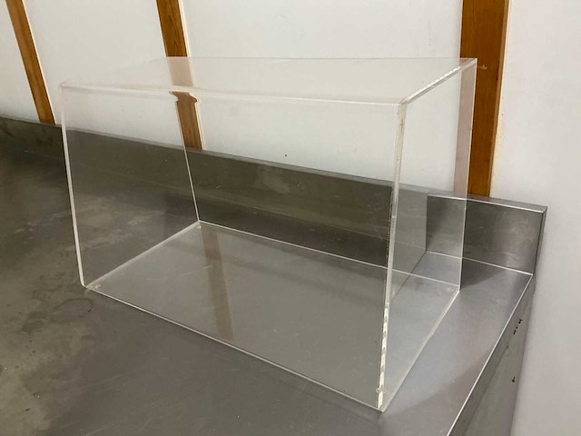 Presentatie plexi - afbeelding 1 van  3