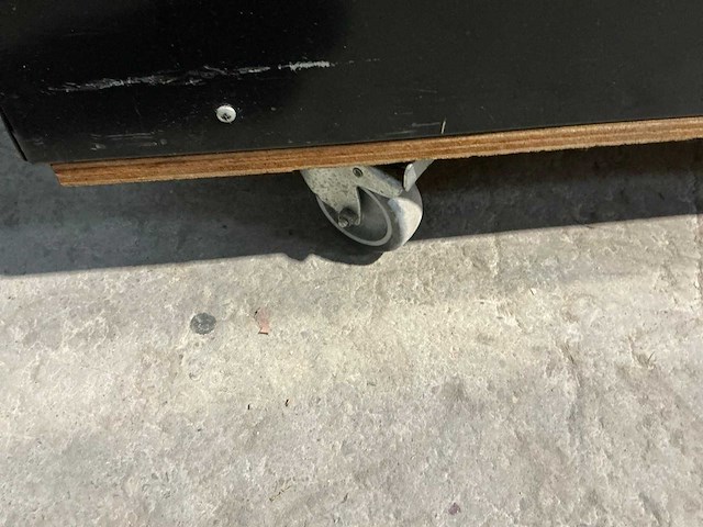 Presentatie rek met grijpbakken (2x) - afbeelding 5 van  5