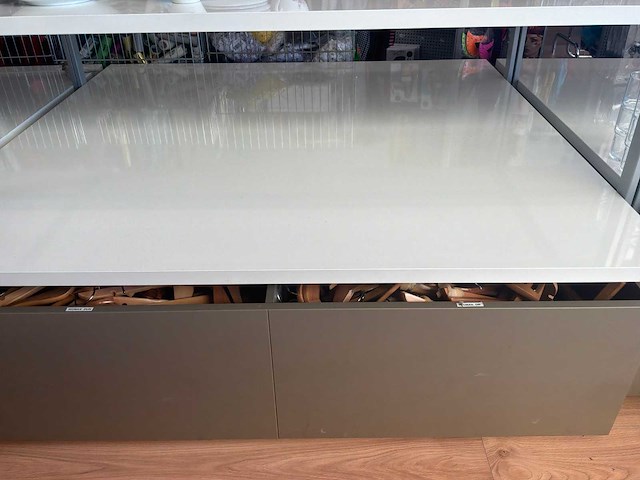 Presentatie tafel (3x) - afbeelding 3 van  5