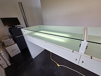 Presentatie toonbank met verlichting - afbeelding 7 van  8