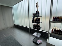 Presentatiemeubel met inhoud - afbeelding 2 van  3