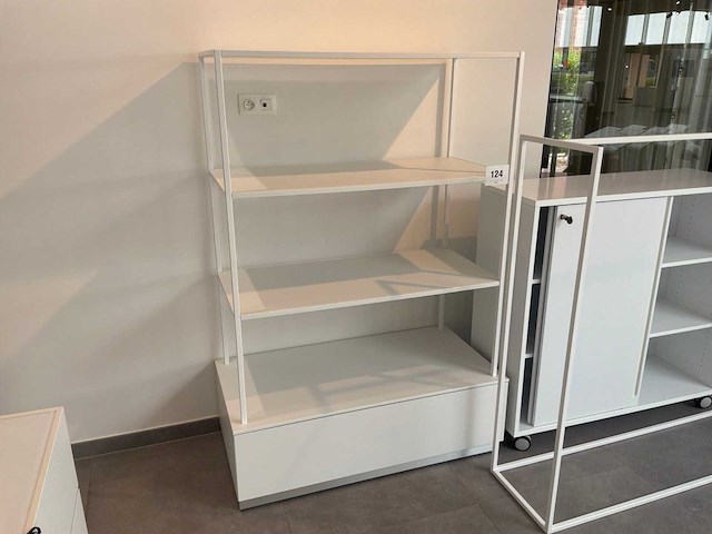 Presentatierek en kast - afbeelding 1 van  3