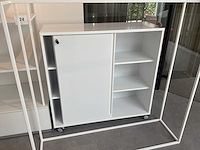 Presentatierek en kast - afbeelding 2 van  3