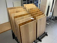 Presentatierek met stalen parket (2x) - afbeelding 1 van  2