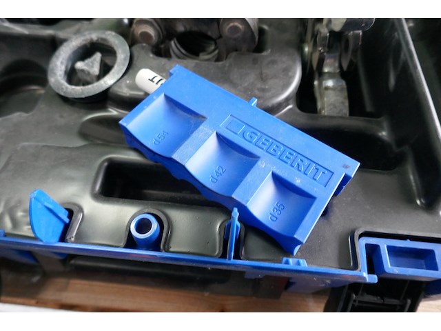 Presmachine geberit - afbeelding 7 van  7