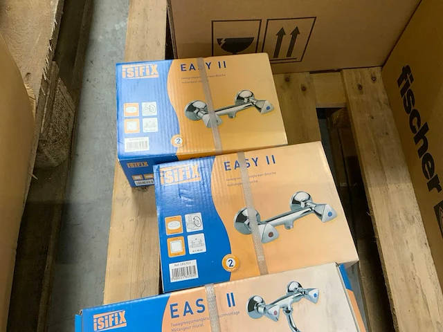 Press-alu partij installatiemateriaal en kranen - afbeelding 9 van  9