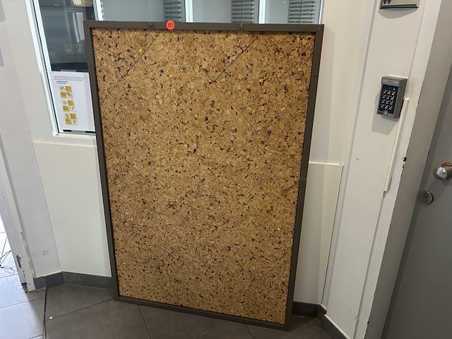 Prikbord in kurk - afbeelding 1 van  2