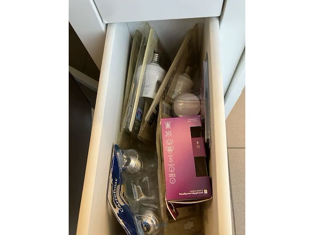 Privé inboedel - afbeelding 213 van  216