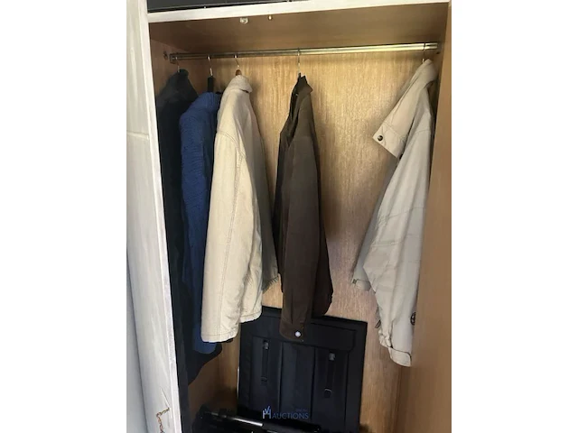 Privé inboedel - afbeelding 128 van  235