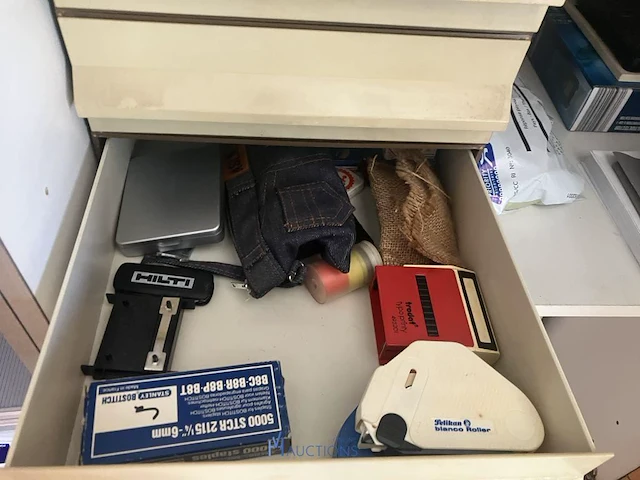 Privé inboedel - afbeelding 135 van  235