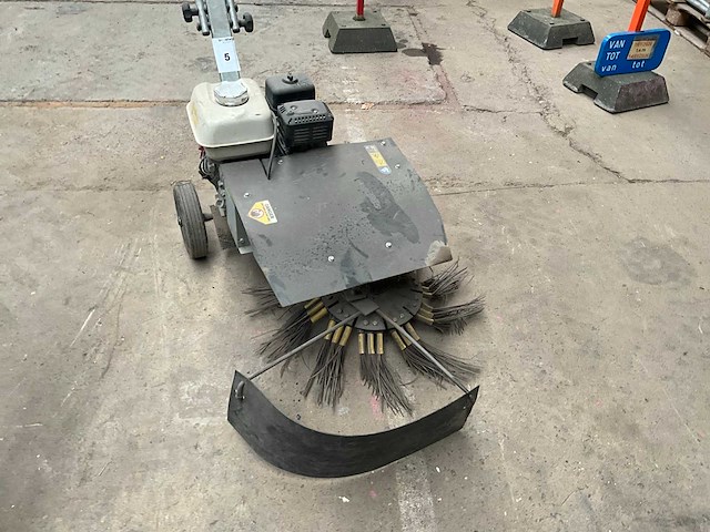 Pro iii 66 onkruidborstel - afbeelding 2 van  6