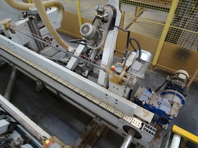 Productiestraat infrezen deurbladen - afbeelding 3 van  26