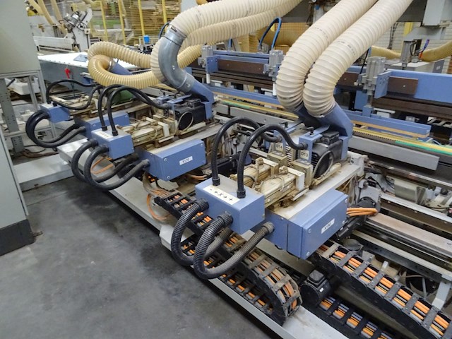 Productiestraat infrezen deurbladen - afbeelding 6 van  26