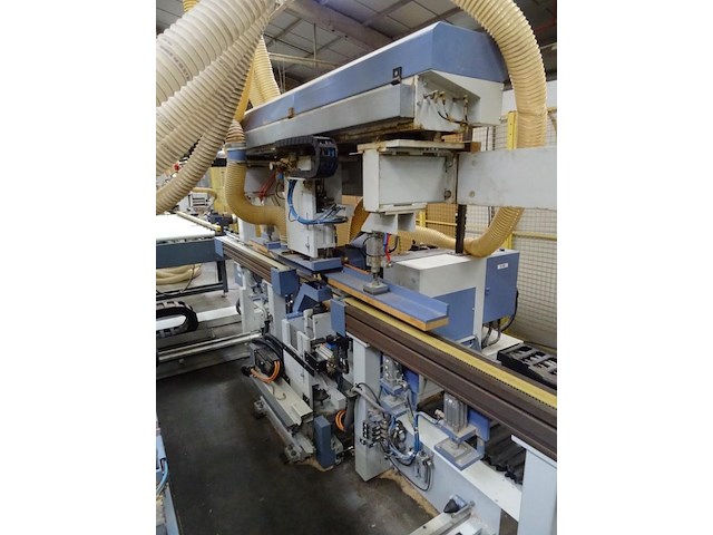 Productiestraat infrezen deurbladen - afbeelding 7 van  26