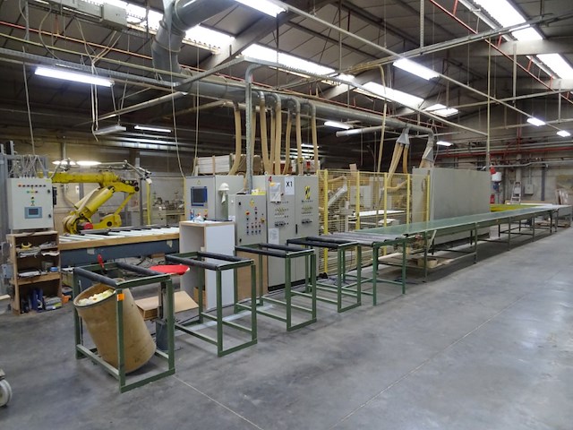 Productiestraat infrezen deurbladen - afbeelding 21 van  26