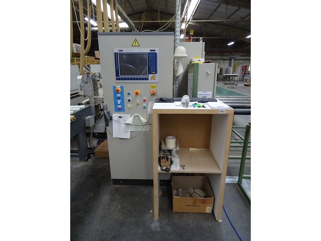 Productiestraat infrezen deurbladen - afbeelding 25 van  26