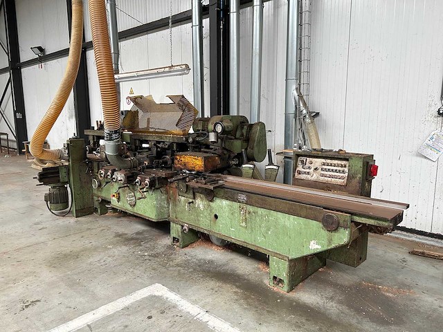 Production lines - afbeelding 1 van  16