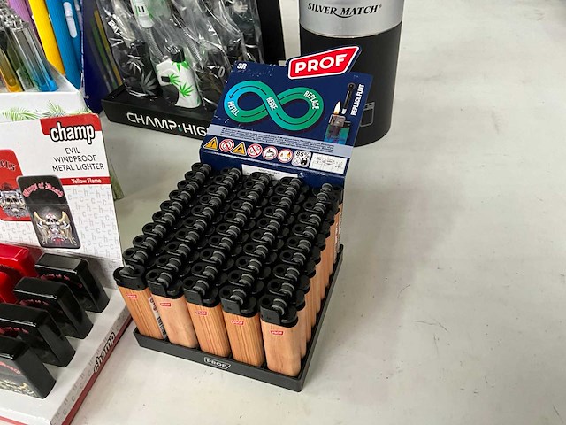 Prof & champ diverse aanstekers in display (173x) - afbeelding 4 van  9