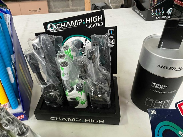 Prof & champ diverse aanstekers in display (173x) - afbeelding 6 van  9