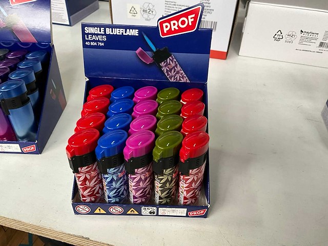 Prof diverse aanstekers in display (116x) - afbeelding 6 van  7