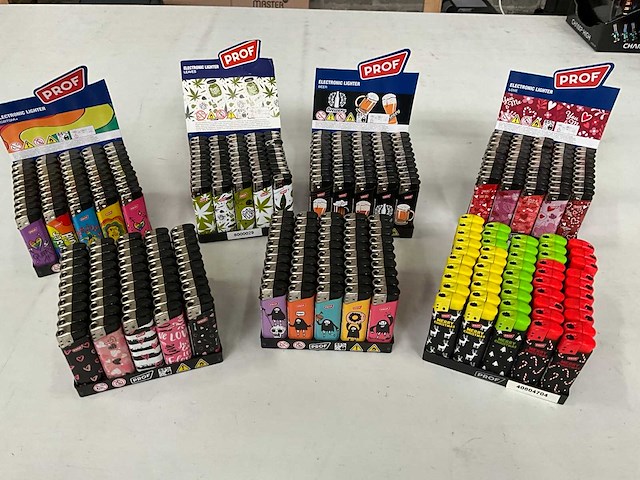 Prof diverse aanstekers in display (348x) - afbeelding 1 van  8