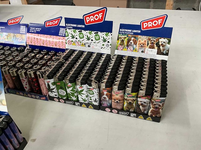 Prof diverse aanstekers in display (400x) - afbeelding 4 van  5